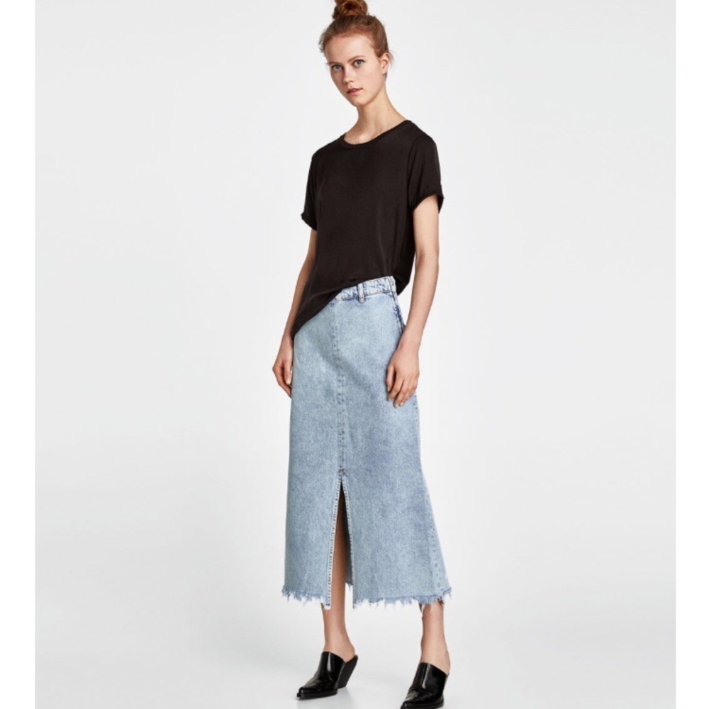 ZARA Contrasting Satin Finish T-shirt  Sz S